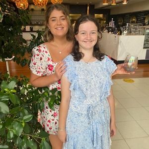 Meet your Posher, Caitlin